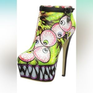 Brand new never worn iron fist Timmy chew platform boots